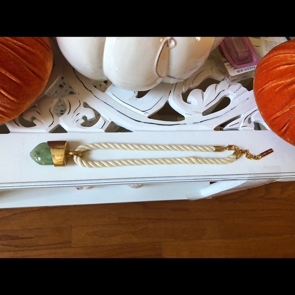 Vince Camuto necklace - Picture 2 of 4